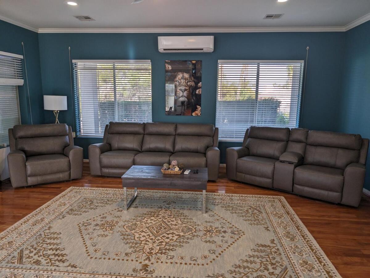 Apartment Stripviews! Modern Vegas Retreat