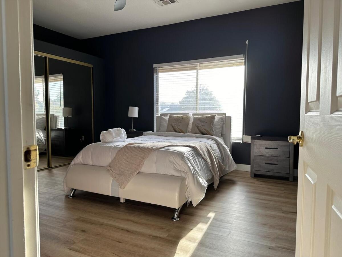 Stripviews! Modern Vegas Retreat Apartment