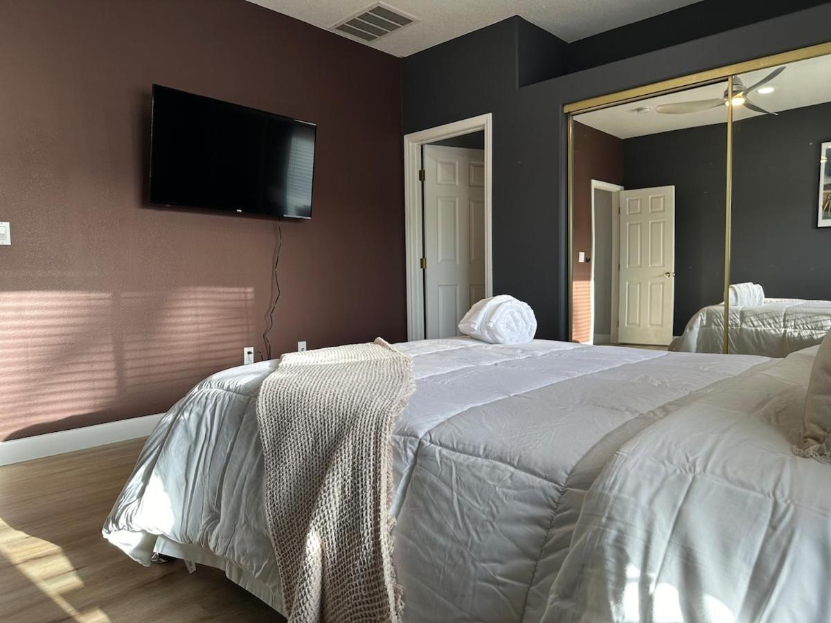 Stripviews! Modern Vegas Retreat