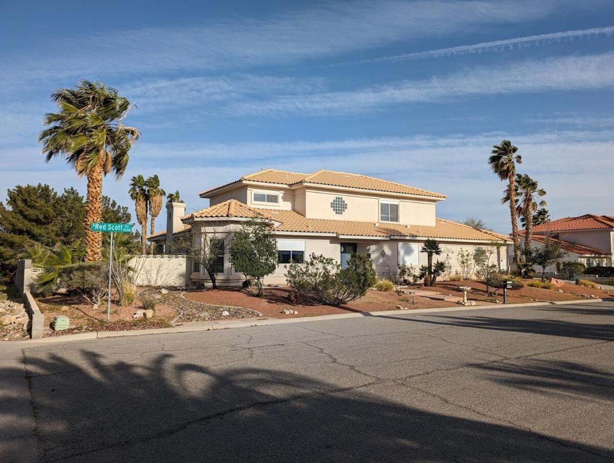 Stripviews! Modern Vegas Retreat