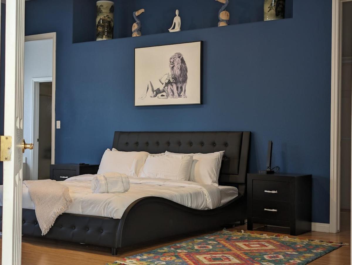 Stripviews! Modern Vegas Retreat